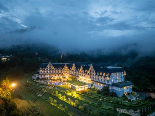 Swiss-Belresort Tuyen Lam