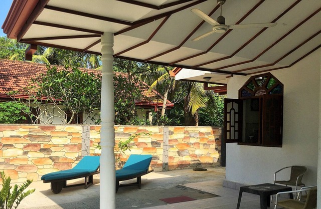 Swiss Villa Moragalla Beach