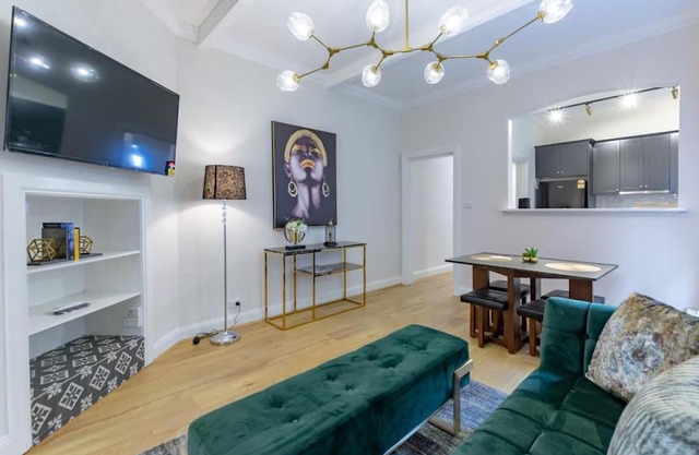 Sydney CBD stylish water view apartment 58