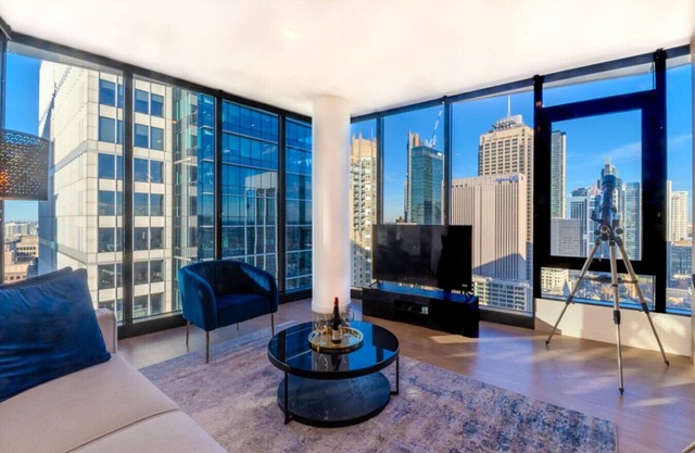 Sydney Luxe Observatory Home | City, Pool & Gym