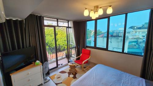 T Home Balcony Homestay