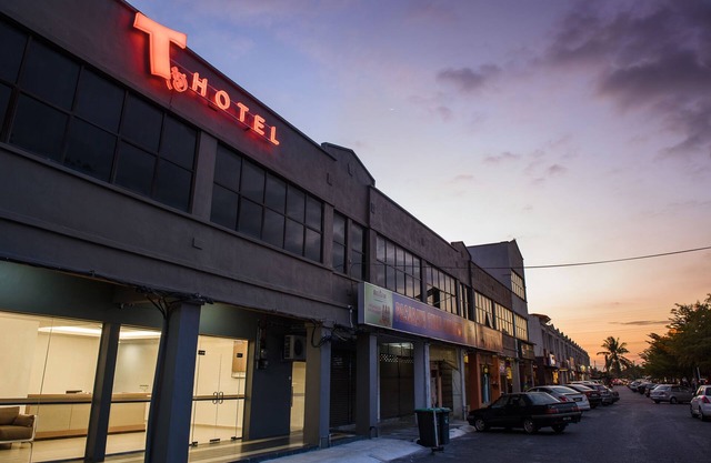 T Hotel Anggerik