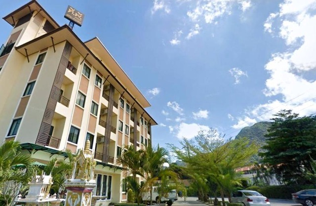 T.P. Place Hotel