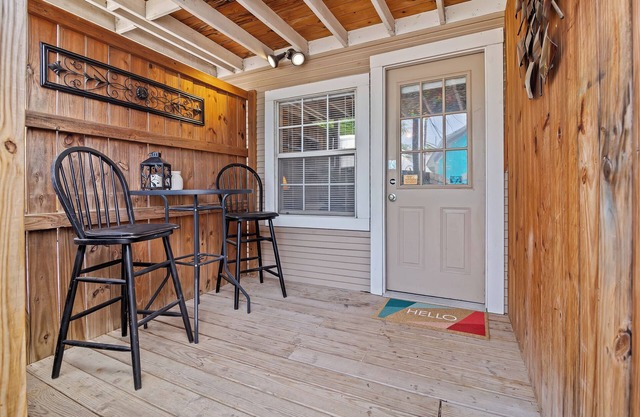 T-Town Patio: Cozy Downtown Tulsa Hideaway- Unit B