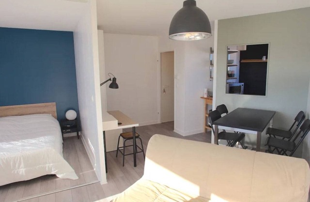 T1 bis apartment with balcony near La Rochelle beach