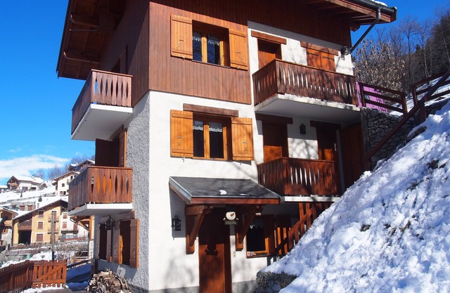 T2/36M² FOR 5 PEOPLE 100M FROM THE MECHANICAL RIDGE IN THE HEART OF PARADISKI