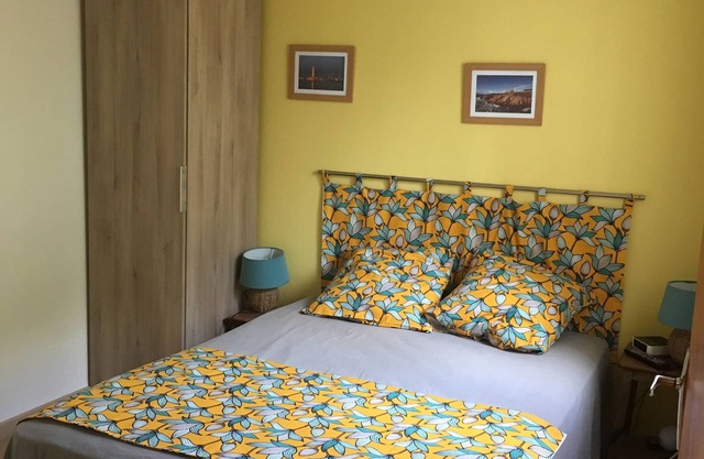 T2 apartment with large terrace, near beach