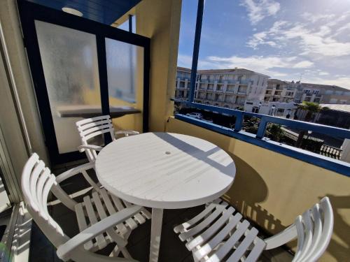T2/Bis Châtelaillon-Plage: Piscine, Tennis, Plage et Casino à Proximité - FR-1-706-23