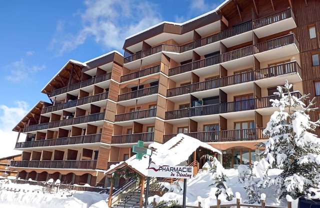 T2 La joue du loup - At the foot of the slopes, breathtaking view