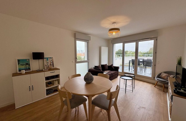 T3 LA ROCHELLE WITH TERRACE