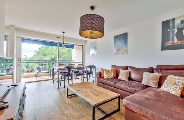 T3 with terrace and parking close to the beach