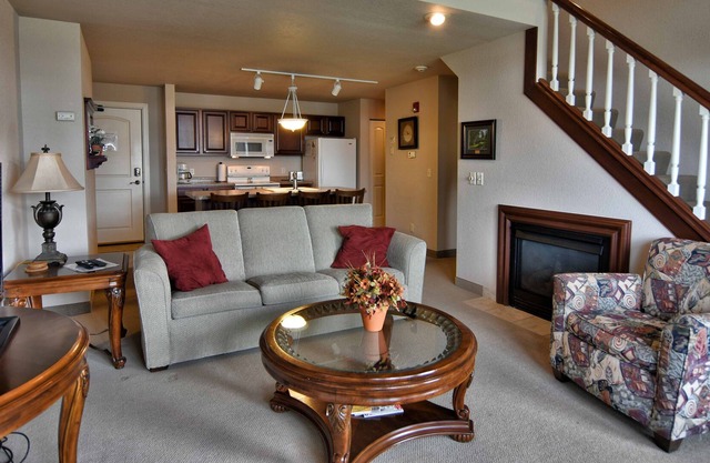 T317 Beautiful condo overlooking Tagalong Golf course on Red Cedar Lake