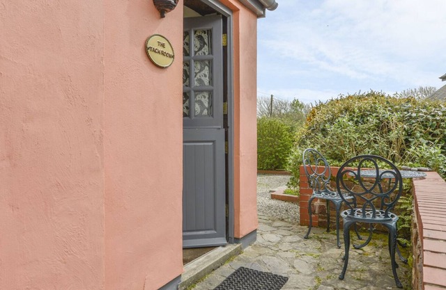 TACK ROOM, pet friendly in Hartland, Devon (Cheristow Farm Cottages)