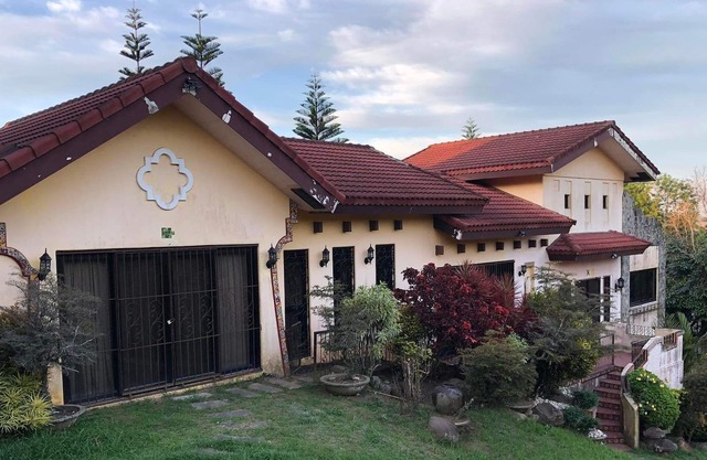 Tagaytay BNR Guesthouse 4BR W/Balcony 12-14 Guest