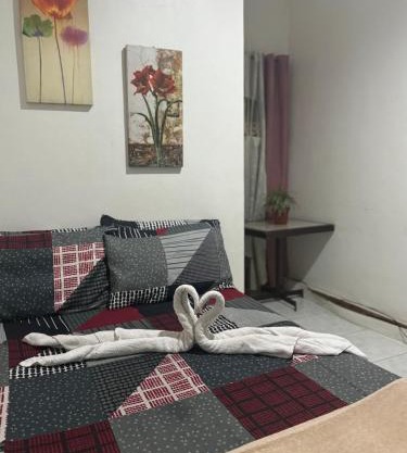 Tagaytay Deluxe Budget Room For 24 Hours