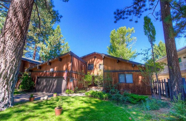 Tahoe Acres by Lake Tahoe Accommodations