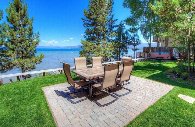 Tahoe Acres - Lakefront Home with a Hot Tub