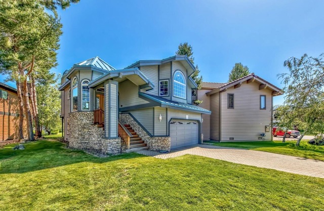 Tahoe Keys Breeze - Ski Lease, On Water w/Boat Dock, Hot Tub