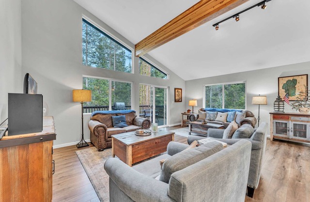 Tahoma Family Getaway with Bocce Ball & BBQ Grill