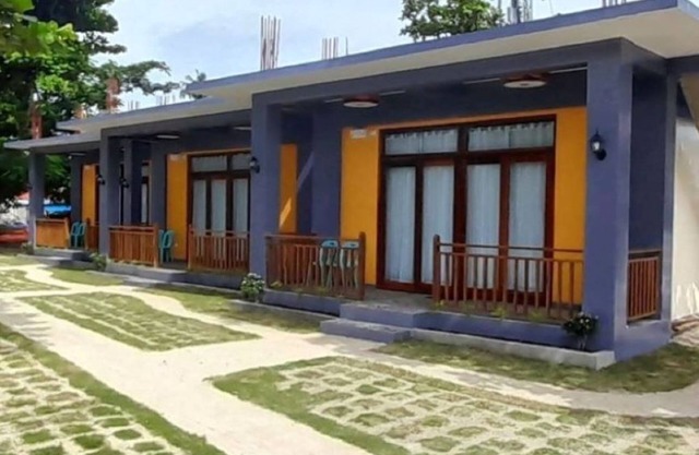 Takbo Beach Resort - Cabana 2- Two Queen Size Beds with amenities