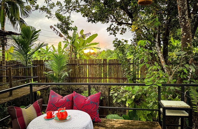 Takua Pa Home - Kick back & relax in this calm, stylish private villa.