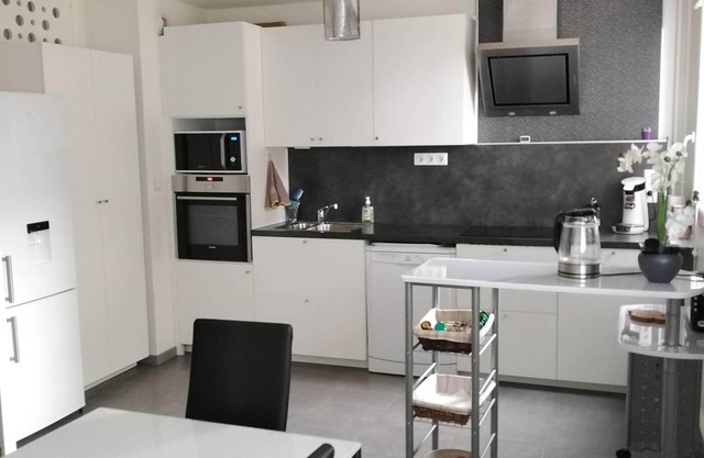 Talence Very nice apartment T3 with 2 bedrooms on ground floor Fiber and WIFI