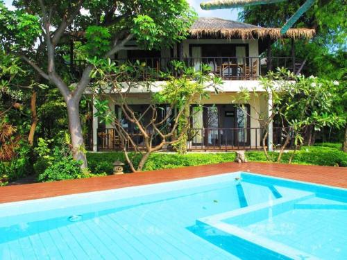 Tamarina Resort