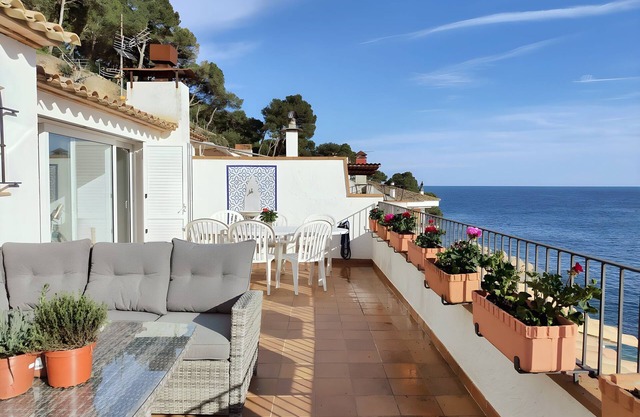 Tamariu Platja · Penthouse on Passeig del Mar.