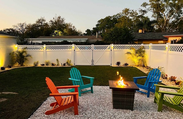 Tampa Bay Area Cottage w/Gas Grill and Fire Pit!