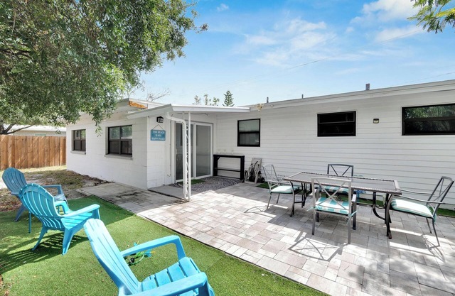 Tampa Escape: 4BR, 9-Bed Home, Game Room & Firepit