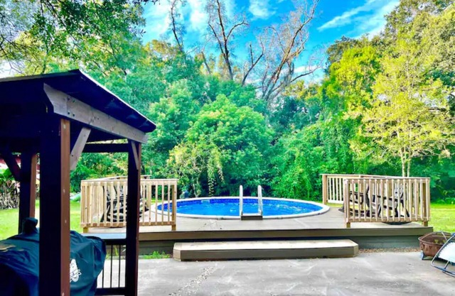 Tampa fun filled pool jacuzzi home Busch gardens