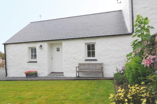 Tan Y Bryn Y Bwthyn Cwm yr Eglwys