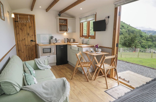 Tan Y Castell Shepherds Hut