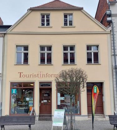 Tangermünde Zum S c h m u c k Giebel - Pension & FeWo