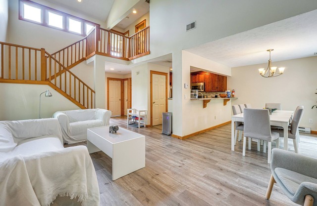 Tannersville Resort Home w/Deck & Gas Grill!