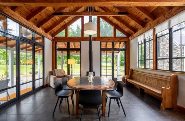 Taramea, family friendly home walking distance to Mora Wines