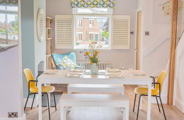 Tarporley High Street - Modern 3 Bed Terrace Open plan layout. Central Location
