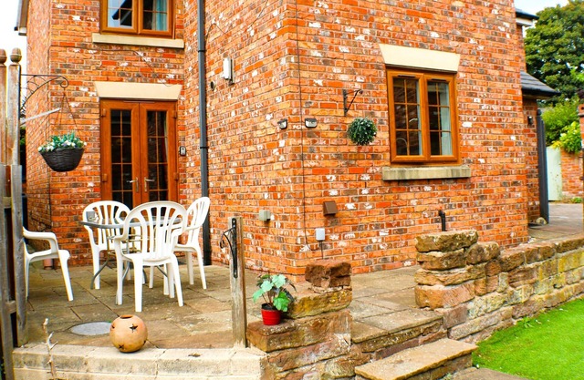 Tarporley Holiday Cottage - 5 bedroom house in the heart of Cheshire!