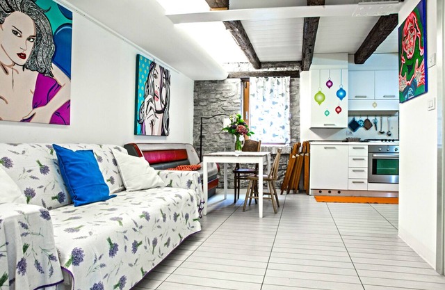 TARTANA by KlabHouse-1BR- 4pax w/AC-walk2everything