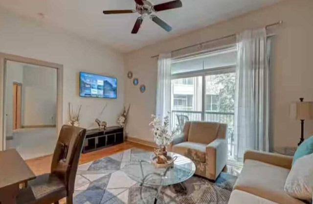 Tasteful 2-bedroom 2 bath apt near NRG, Med Ctr and Galleria