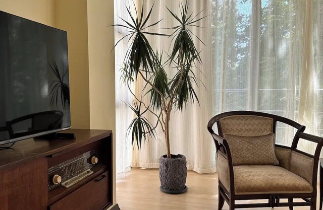 Tasteful and peaceful 2 bedroom