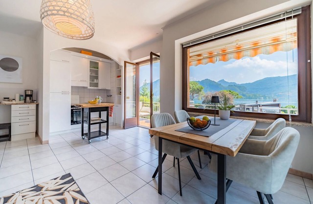 Tasteful apartment in Brusimpiano