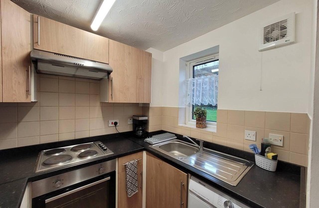 Tastefully Decorated 1 bed Flat Near Abbeywood