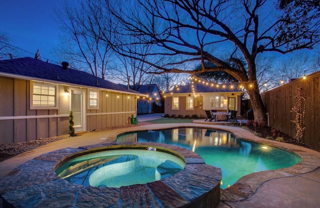 Tastefully decorated home W/Pool & Spa