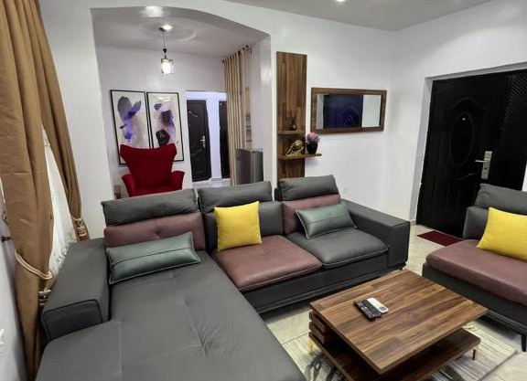 Tastefully finished 1bedroom apartment in Alagomeji, Yaba