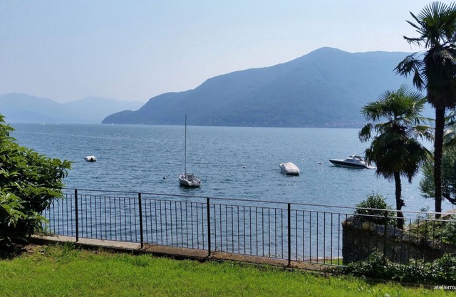 Tastefully furnished 2-room apartment with sea garden and beach
