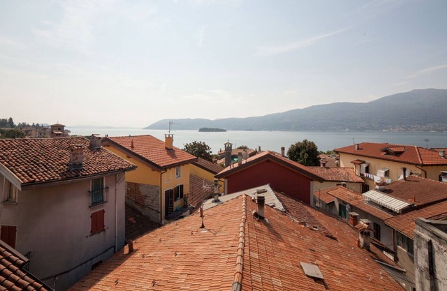 Tastefully furnished 2 bedroom apartment in the picturesque old town of Suna
