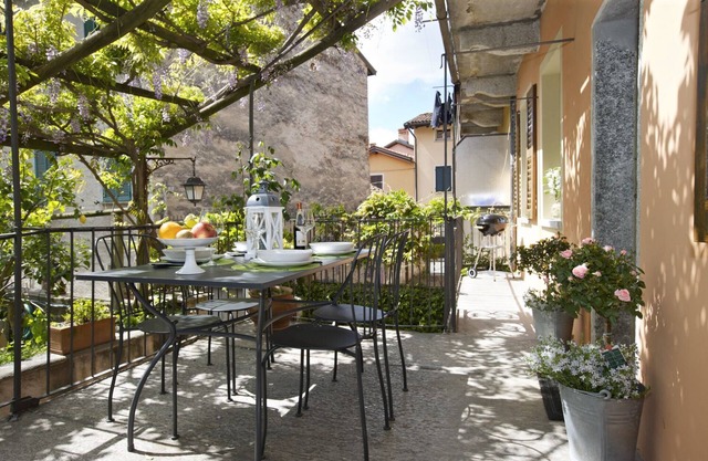 Tastefully furnished 3-room apartment with terrace and balcony