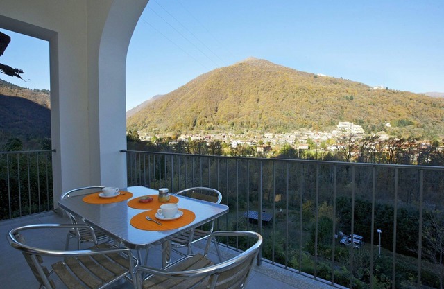 Tastefully furnished apartment in a small residence in a sunny location