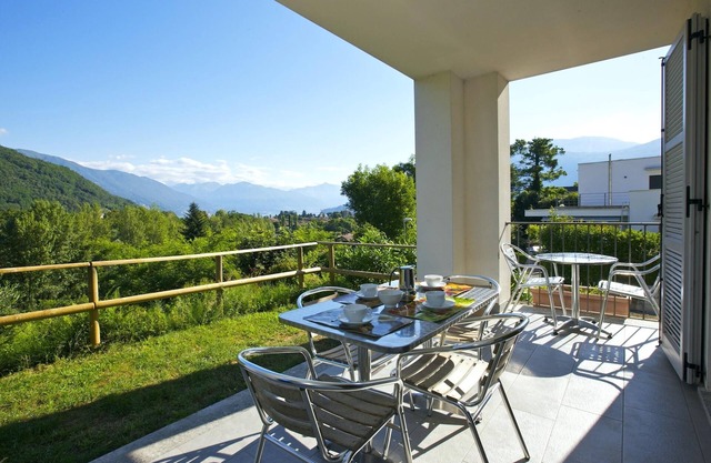 Tastefully furnished apartment in a small residence in a sunny location